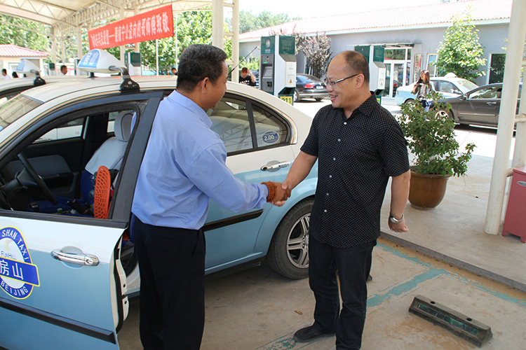 “腰痛寧公益”最辛苦職業(yè)評(píng)選啟動(dòng)，的哥首獲關(guān)愛